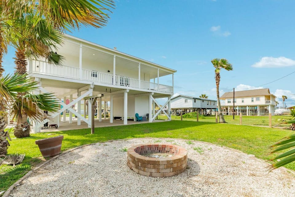 Luxury Beach House with Ocean Views House in Surfside Beach