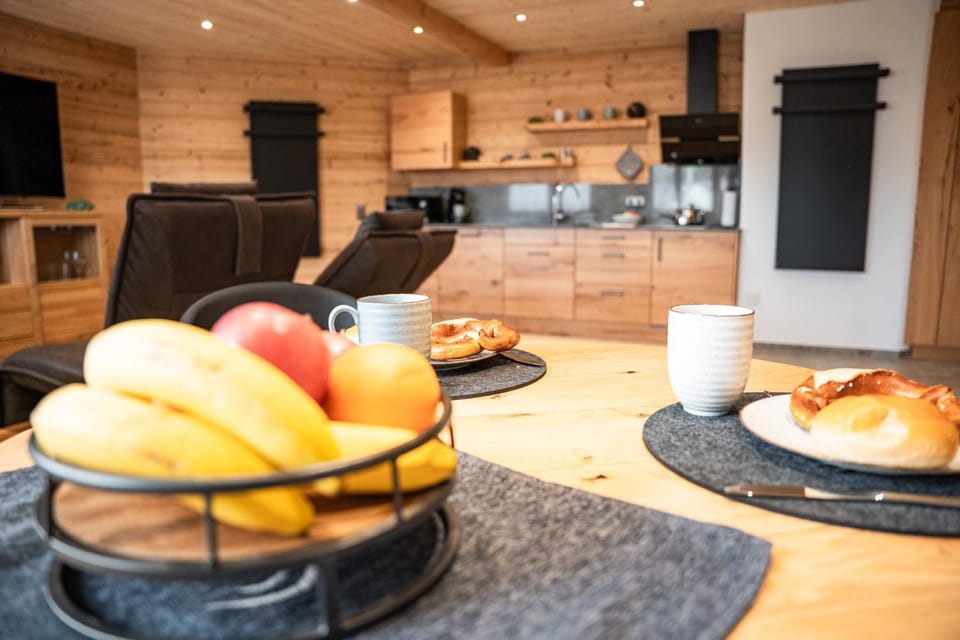 Kitchen or kitchenette, Food and drinks