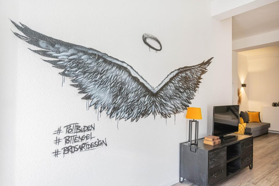 Communal lounge/ TV room, TV and multimedia, Decorative detail, Evening entertainment