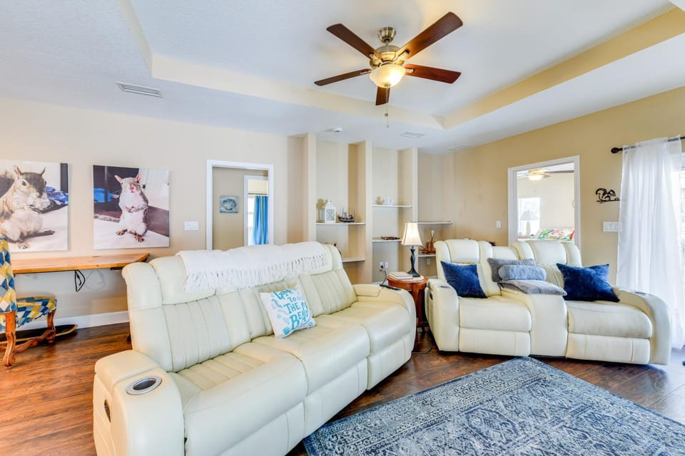 5 Mi to Beach: Family Retreat in Sarasota! House in Vamo