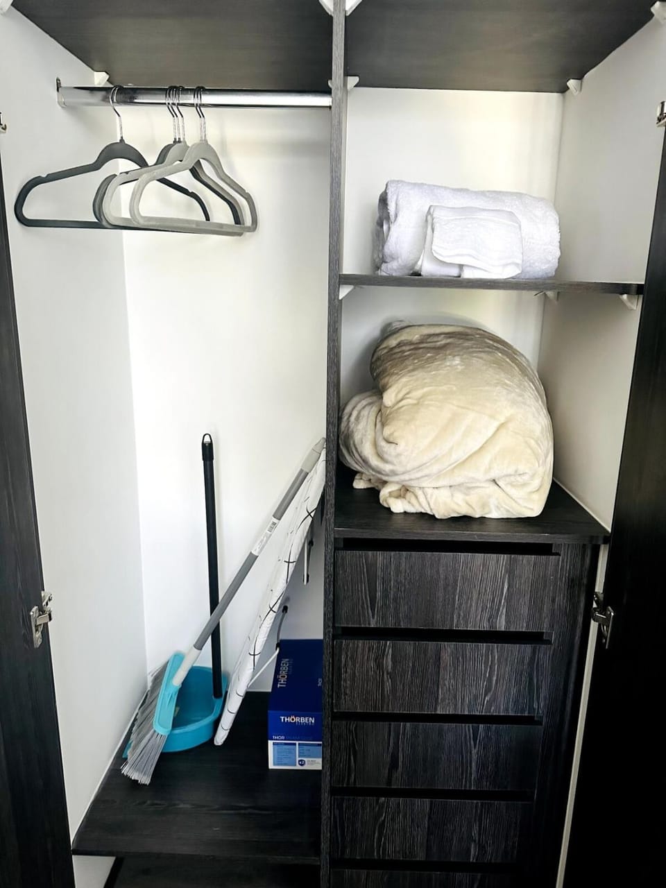 Apartamento en Santiago Wifi AC Café Agua Vino Apartment in Santiago