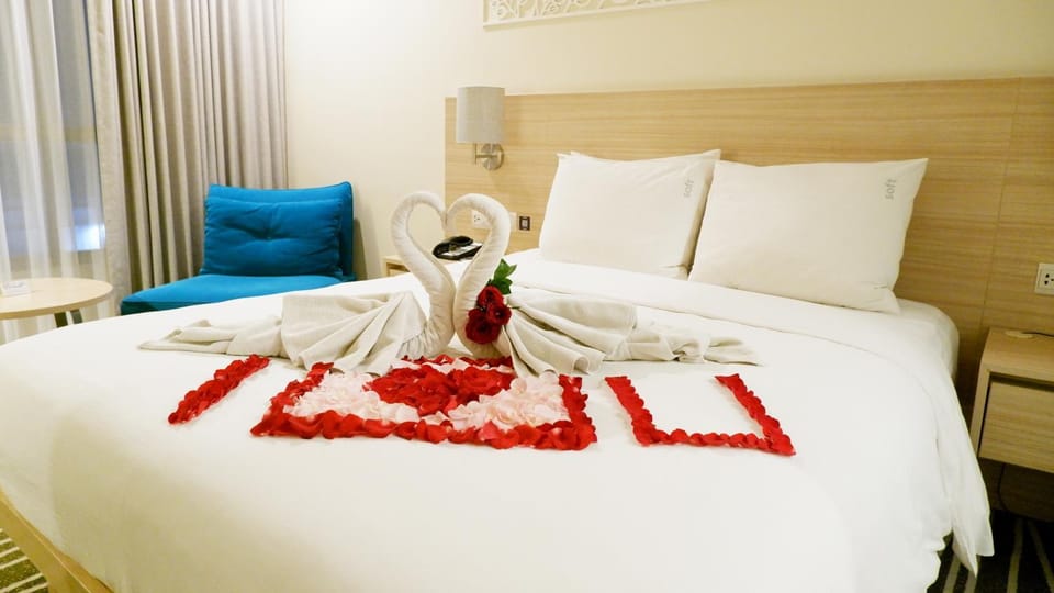 Bed, towels
