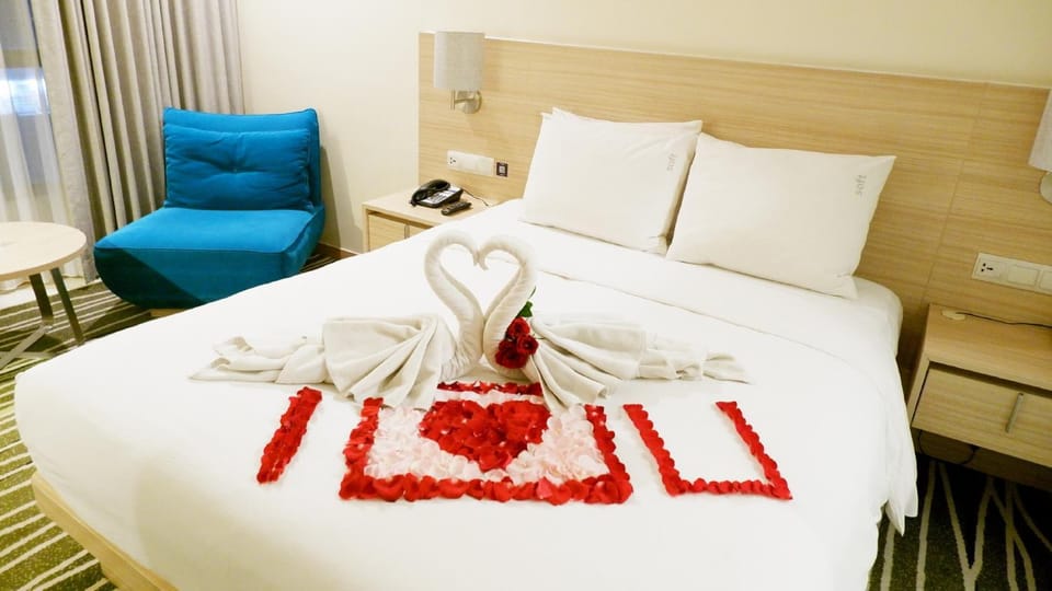 Bed, towels