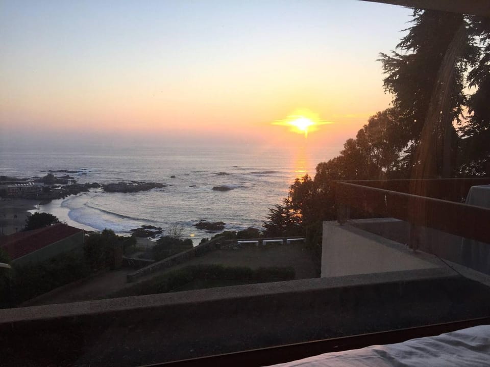 View (from property/room), Living room, Bedroom, Sunset