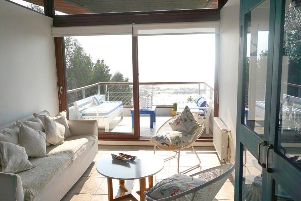 Balcony/Terrace, Living room