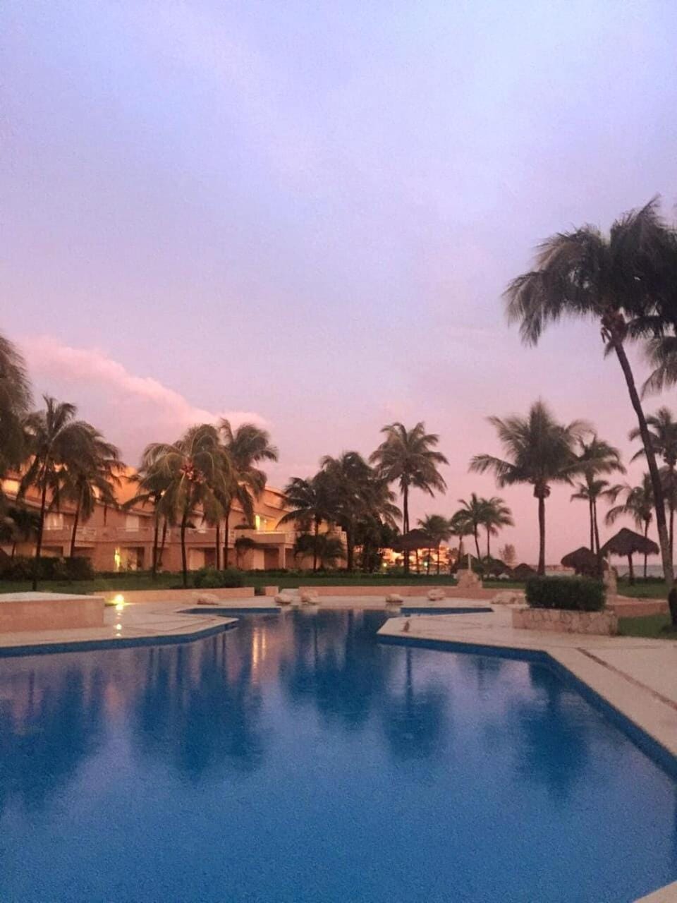 Magnificent Penthouse Jacuzzi, Beach Access & Wifi Apartment in State of Quintana Roo