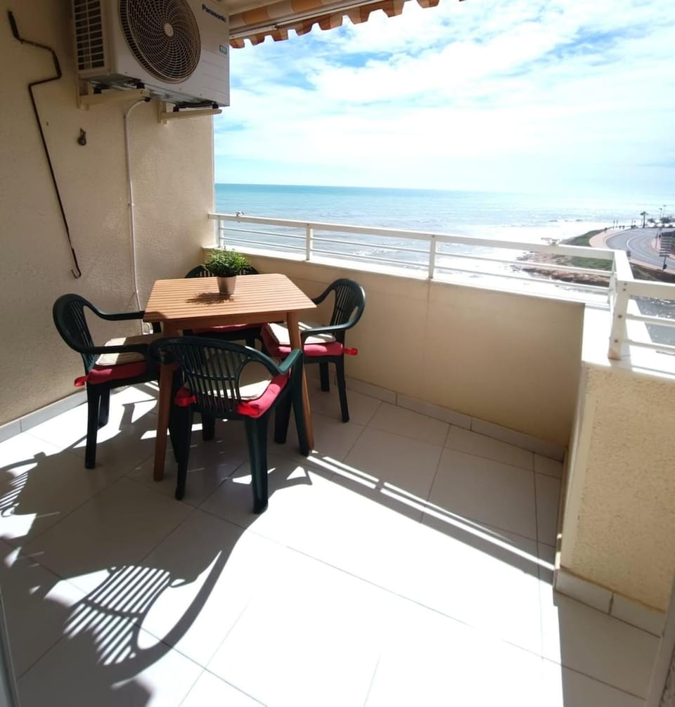 Patio, Day, Natural landscape, View (from property/room), Balcony/Terrace, Seating area, Dining area, Sea view