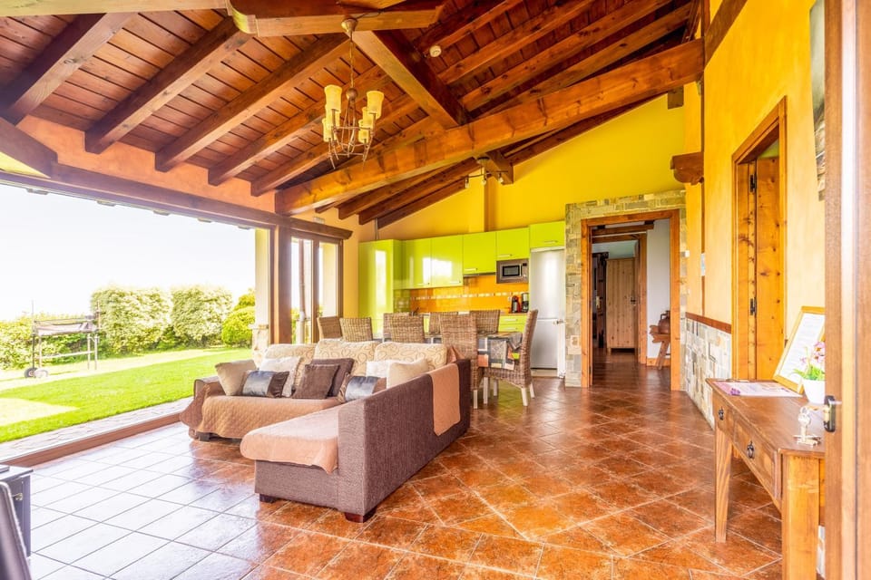 Living room, Dining area, kitchen