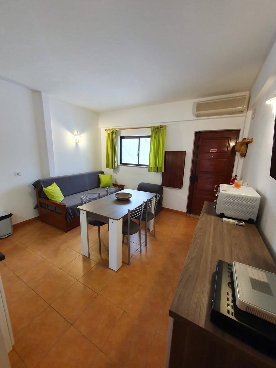 Living room, Dining area
