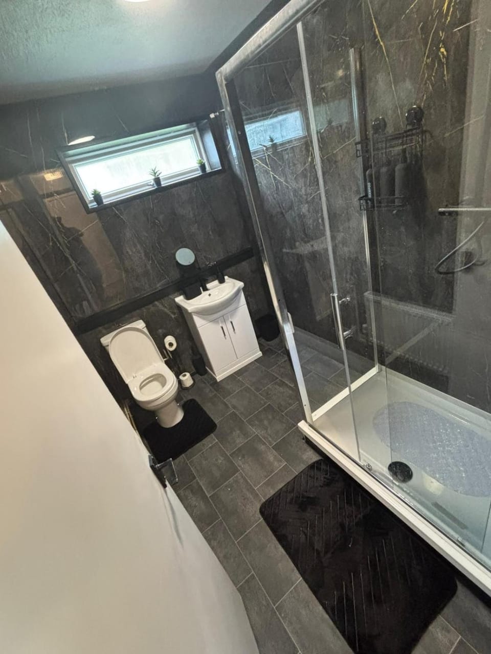 Stunning 2 Bed Flat With Games Table BHX NEC Apartment in Metropolitan Borough of Solihull