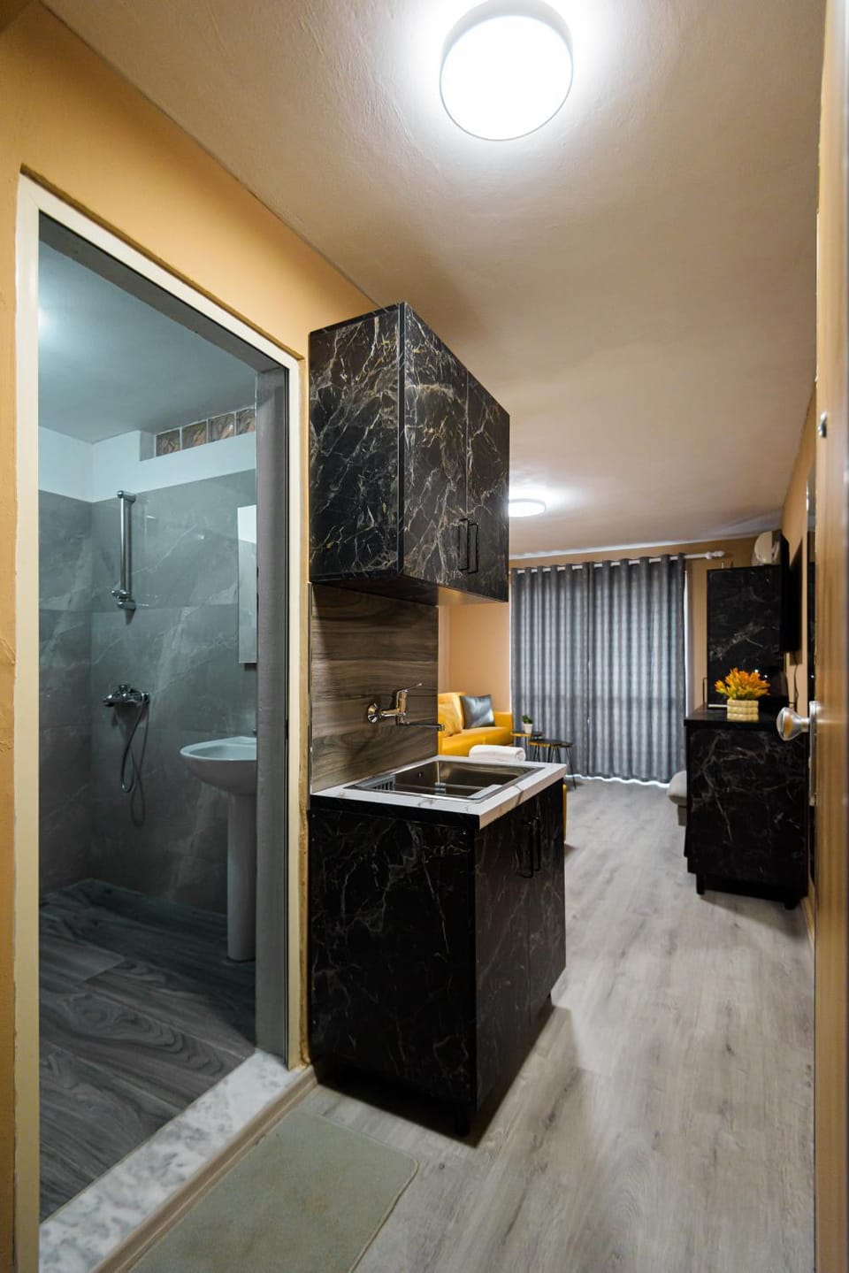 Bathroom, Kitchen or kitchenette
