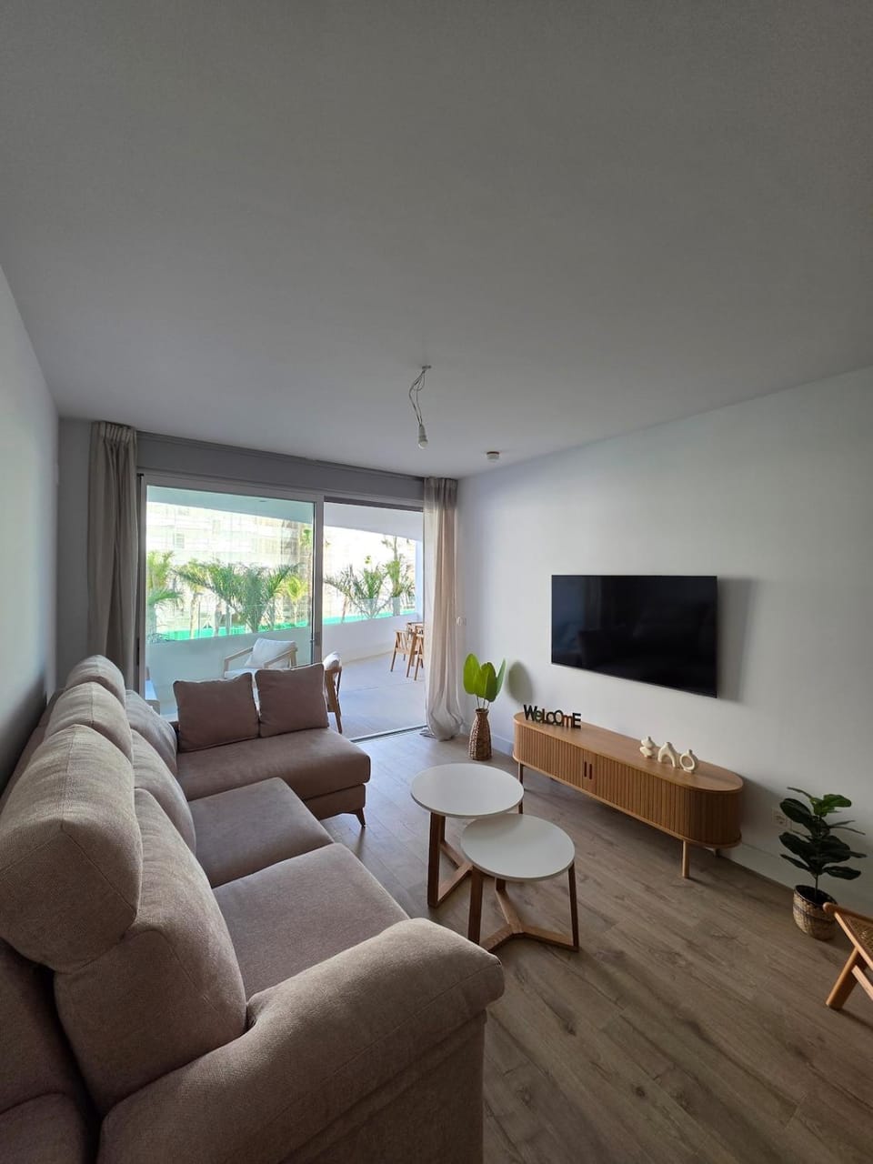 Communal lounge/ TV room