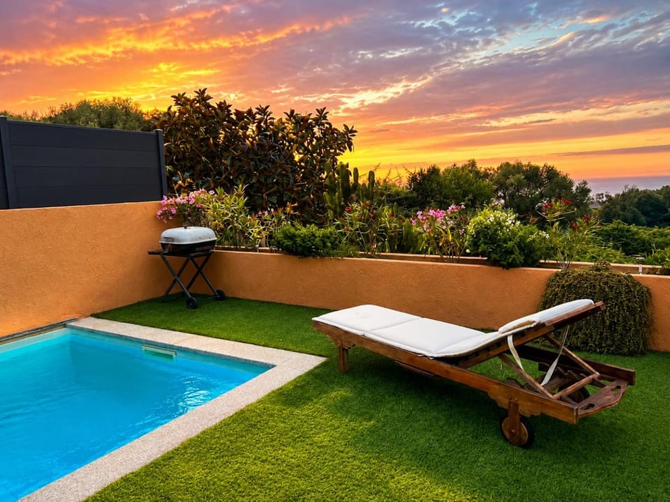 Pool view, Swimming pool