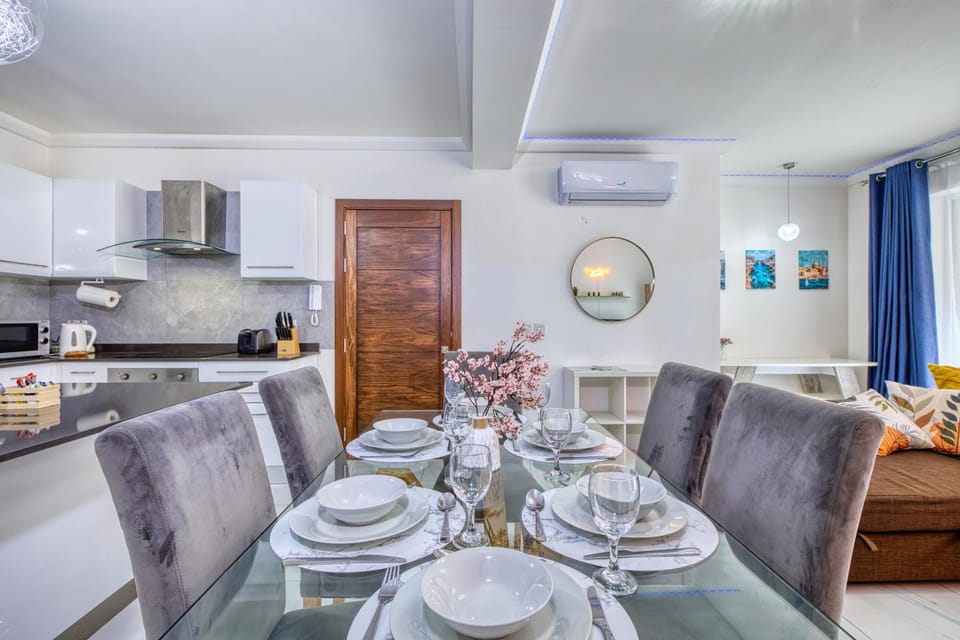 Seating area, Dining area, air conditioner