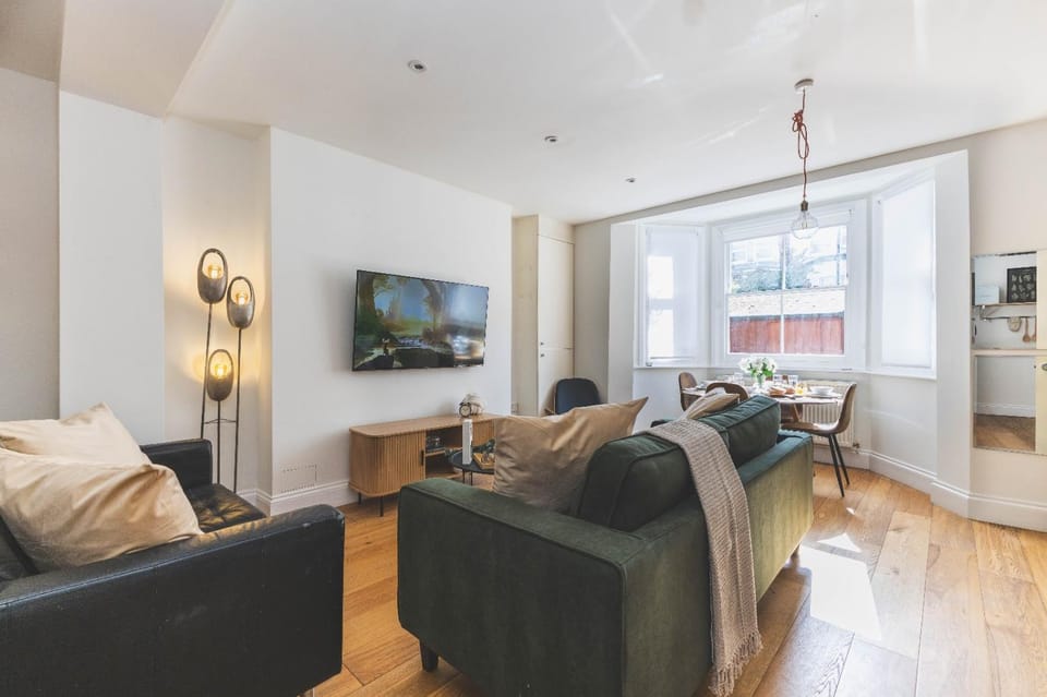 Luxury 2 Bedroom Apartment - Minutes From Train Station With FREE PARKING Apartment in London Borough of Southwark