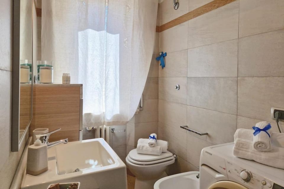 Sea Front 6 seats Wi-Fi AC Park Apartment in Porto Sant'Elpidio