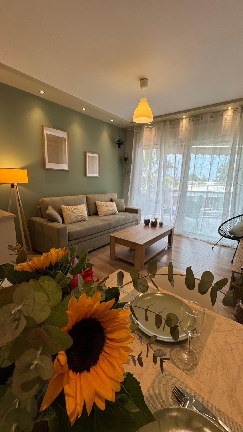 Living room, Photo of the whole room, Seating area, Dining area