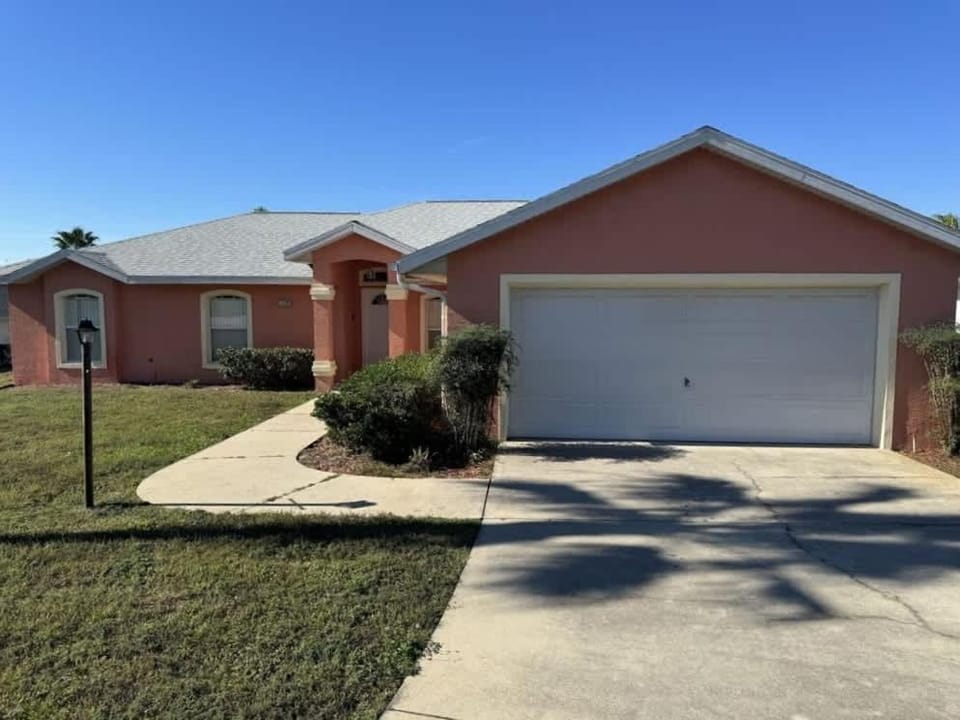 Golf & Poolside Paradise House in Hernando