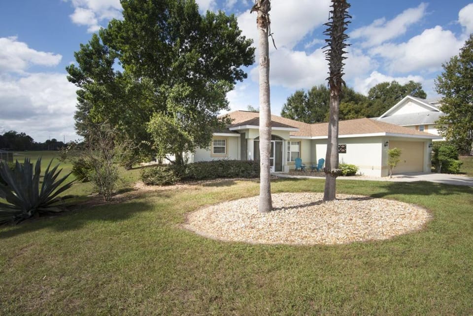 On the Course with a Pool House in Hernando