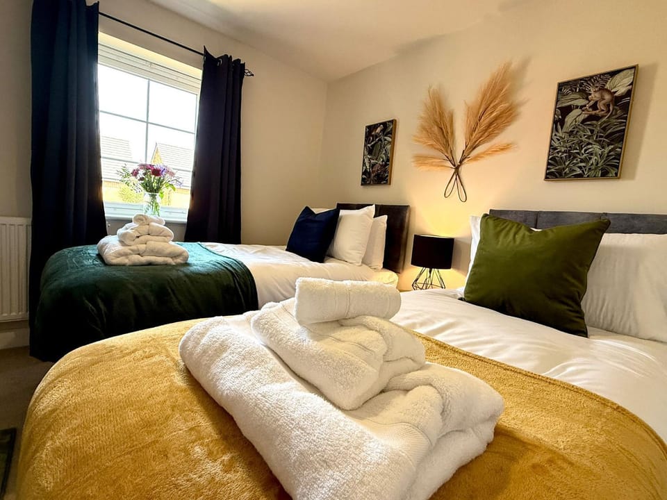 Bed, Bedroom