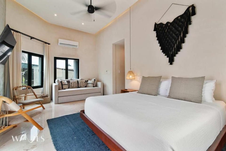Bed, Photo of the whole room, Bedroom