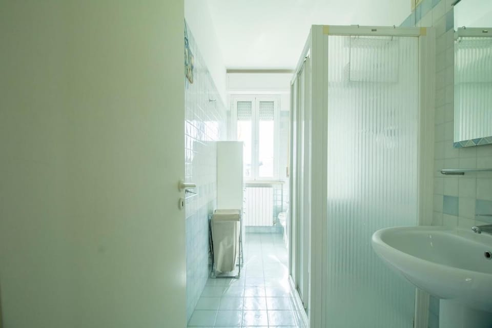 Large balcony overlooking the sea Wi-Fi Parking Apartment in Marche