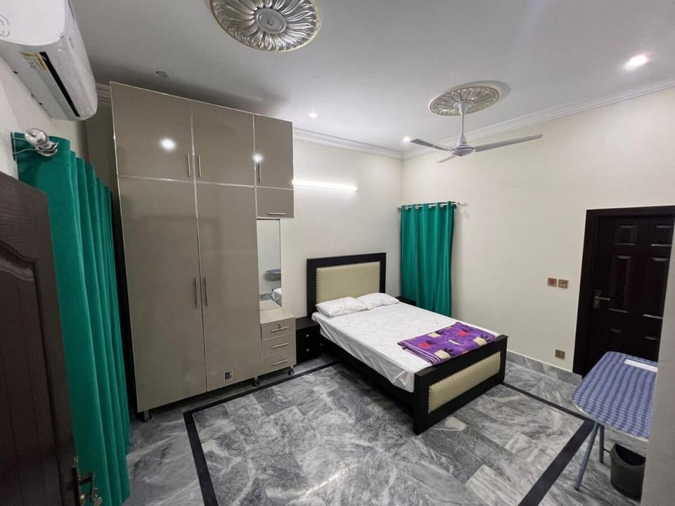 Bed, Photo of the whole room, Bedroom, wardrobe
