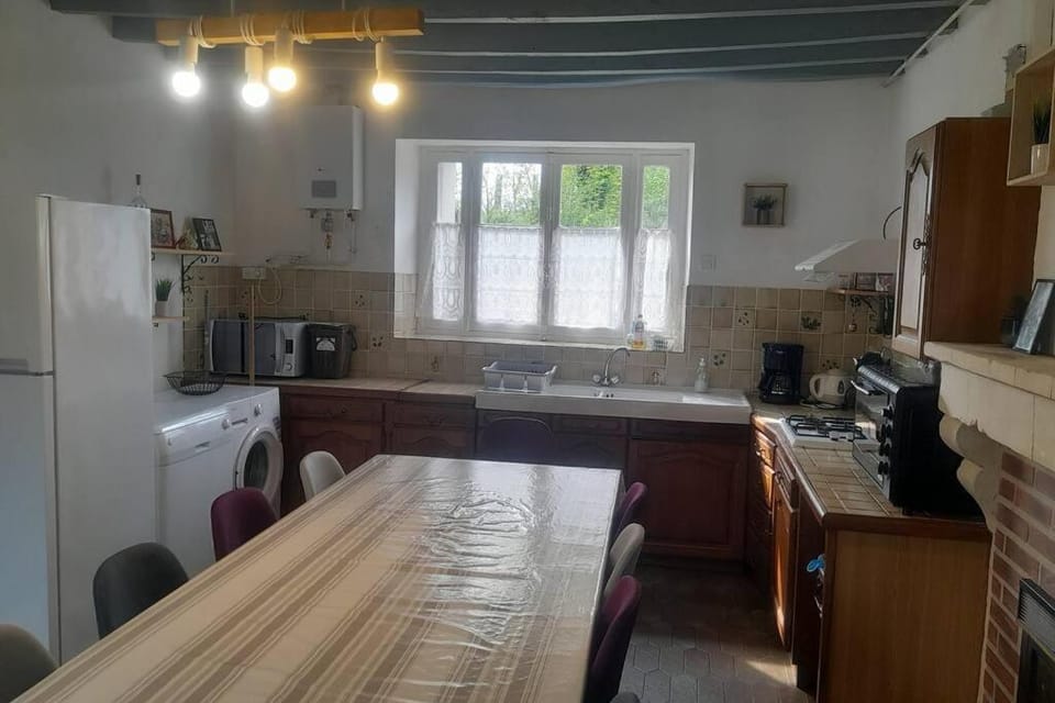 Coffee/tea facilities, dishwasher, minibar, pet friendly, toaster