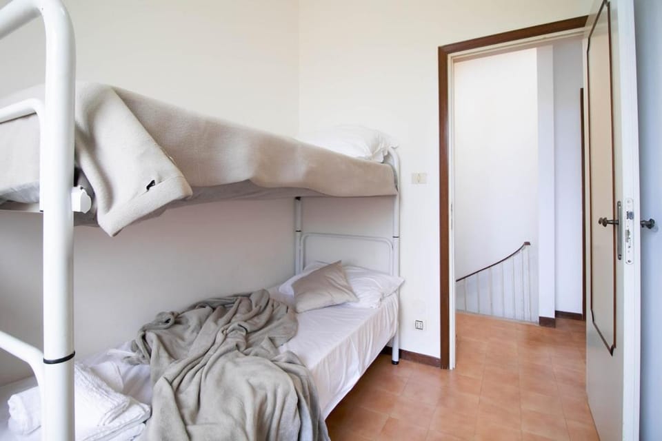 JACUZZl 13 posti letto Wifi AC Parking Beach Villa in Marche