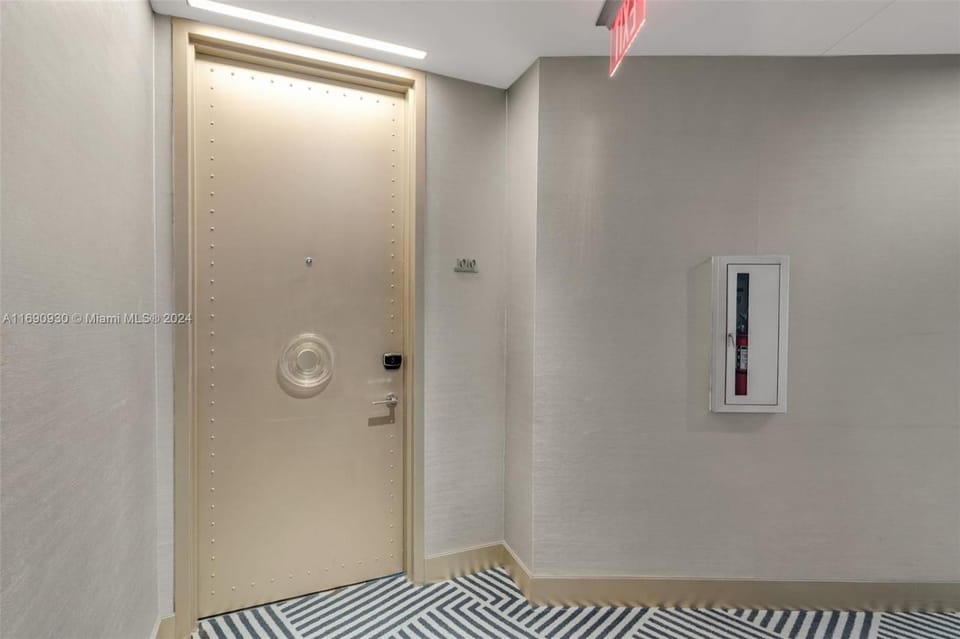 W South Beach 1B Residence Ocean View Apartment hotel in South Beach Miami