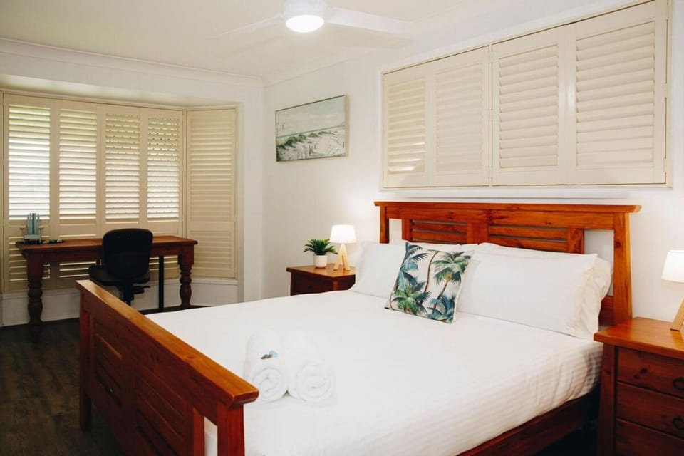 Perfect Location 4BR Home Warana - 200m to Beach! House in Sunshine Coast
