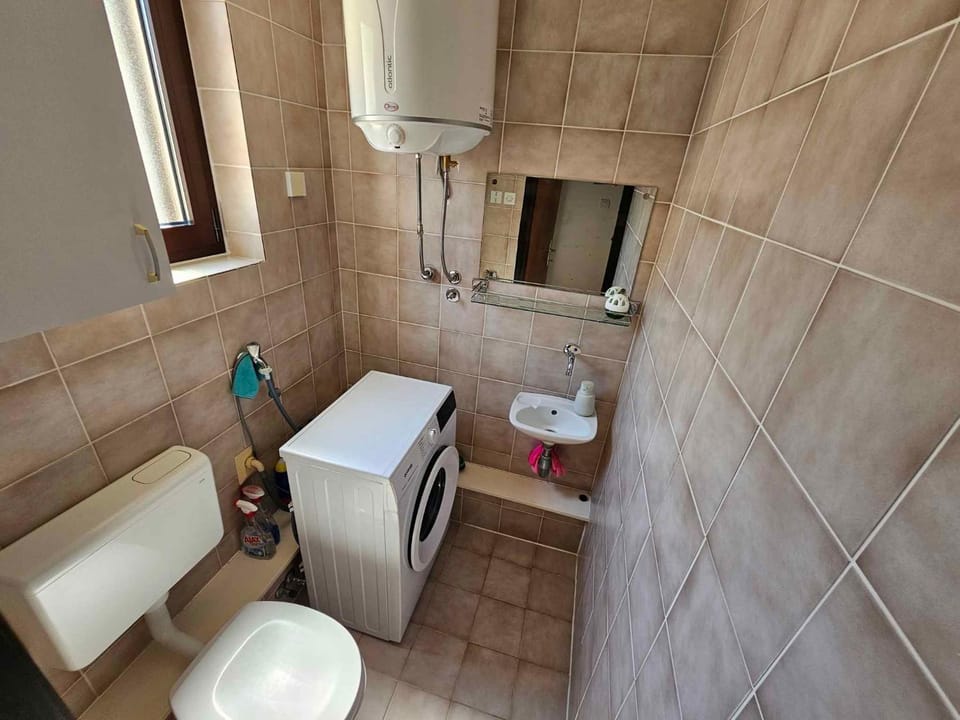 Toilet, washing machine