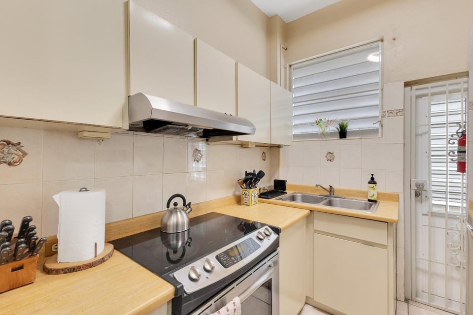 Family Hideaway Near Beach, Games, Views & More Apartment in San Juan