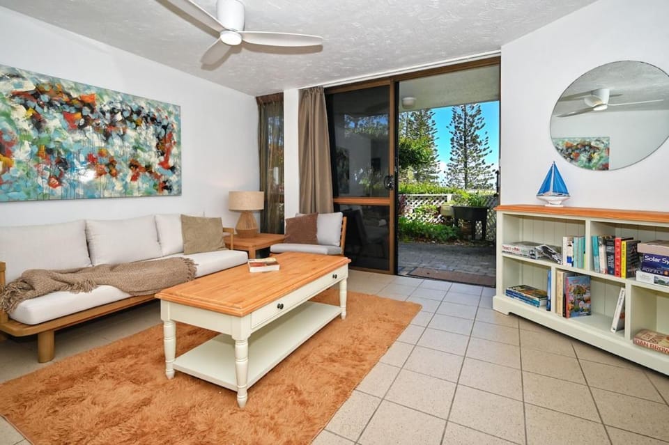 Salt and Sand, Ocean Views and Prime Location Apartment in Kings Beach