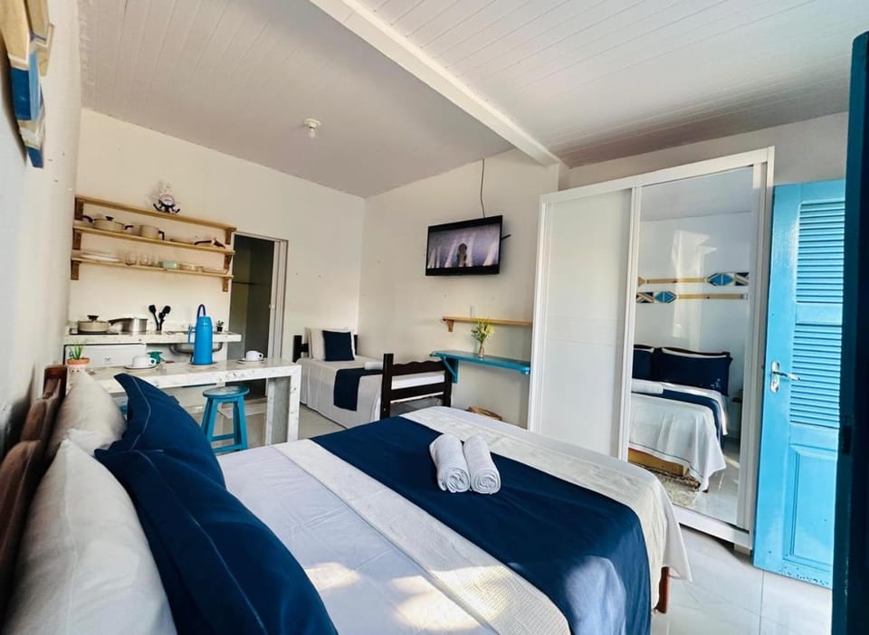 TV and multimedia, Kitchen or kitchenette, Living room, Photo of the whole room, Bedroom