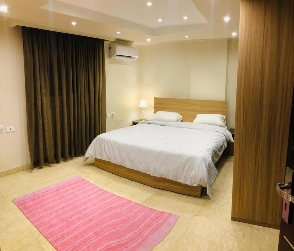 مصر الجديده ارض الجولف Apartment in Cairo Governorate