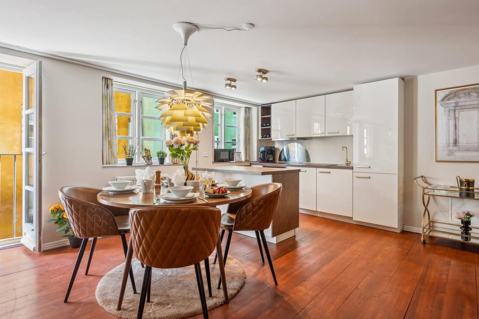 Top Location - Steps From Tivoli & Nyhavn Apartment in Copenhagen