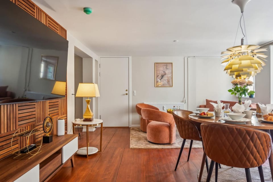 Top Location - Steps From Tivoli & Nyhavn Apartment in Copenhagen
