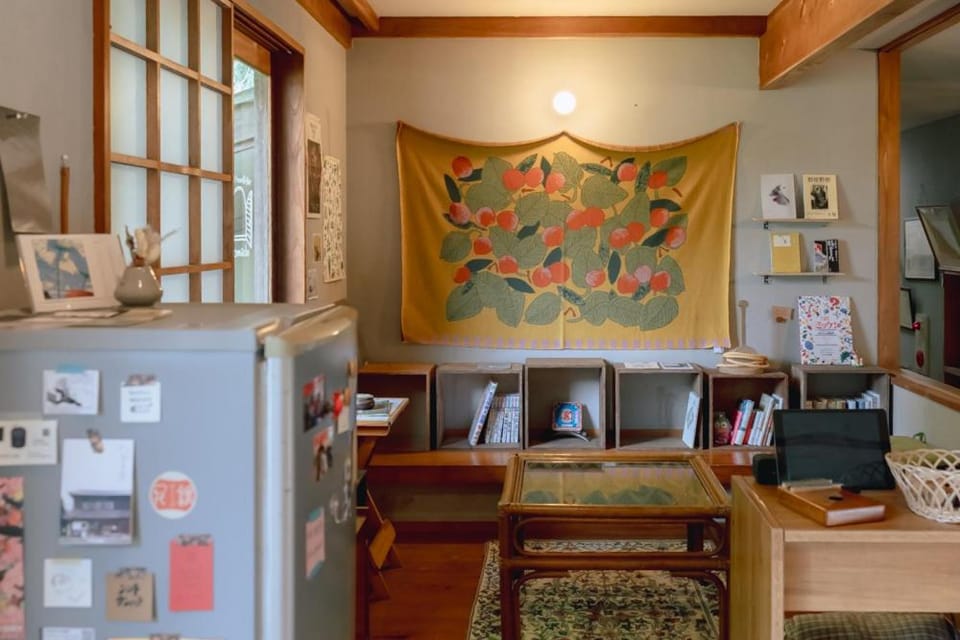 Guesthouse&Bar Komado ゲストハウス小窓 Bed and Breakfast in Japan