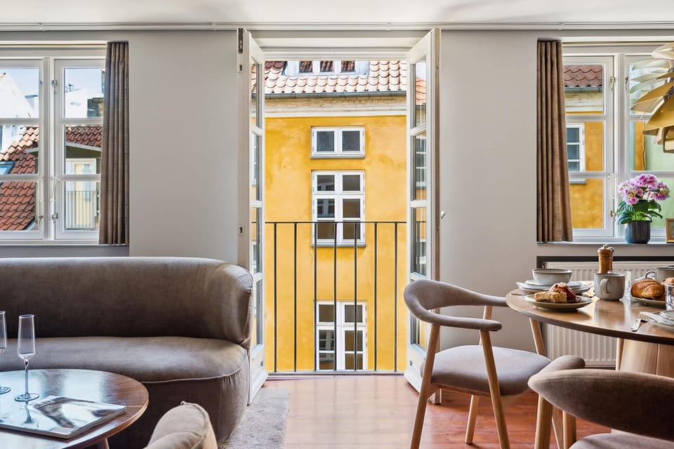 Stay Central - Steps from Tivoli & Nyhavn Apartment in Copenhagen