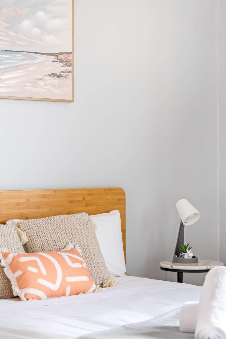 Relaxing Double Room in Belmore - Convenient Stay Near Shops - Shared Bathroom Bed and Breakfast in Sydney