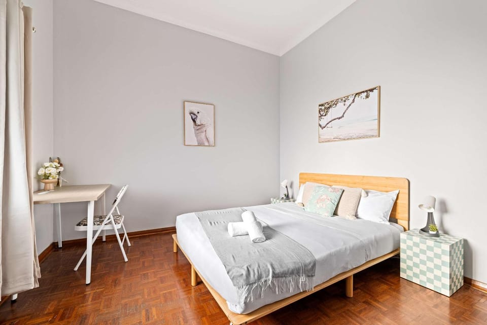 Relaxing Double Room in Belmore - Convenient Stay Near Shops - Shared Bathroom Bed and Breakfast in Sydney