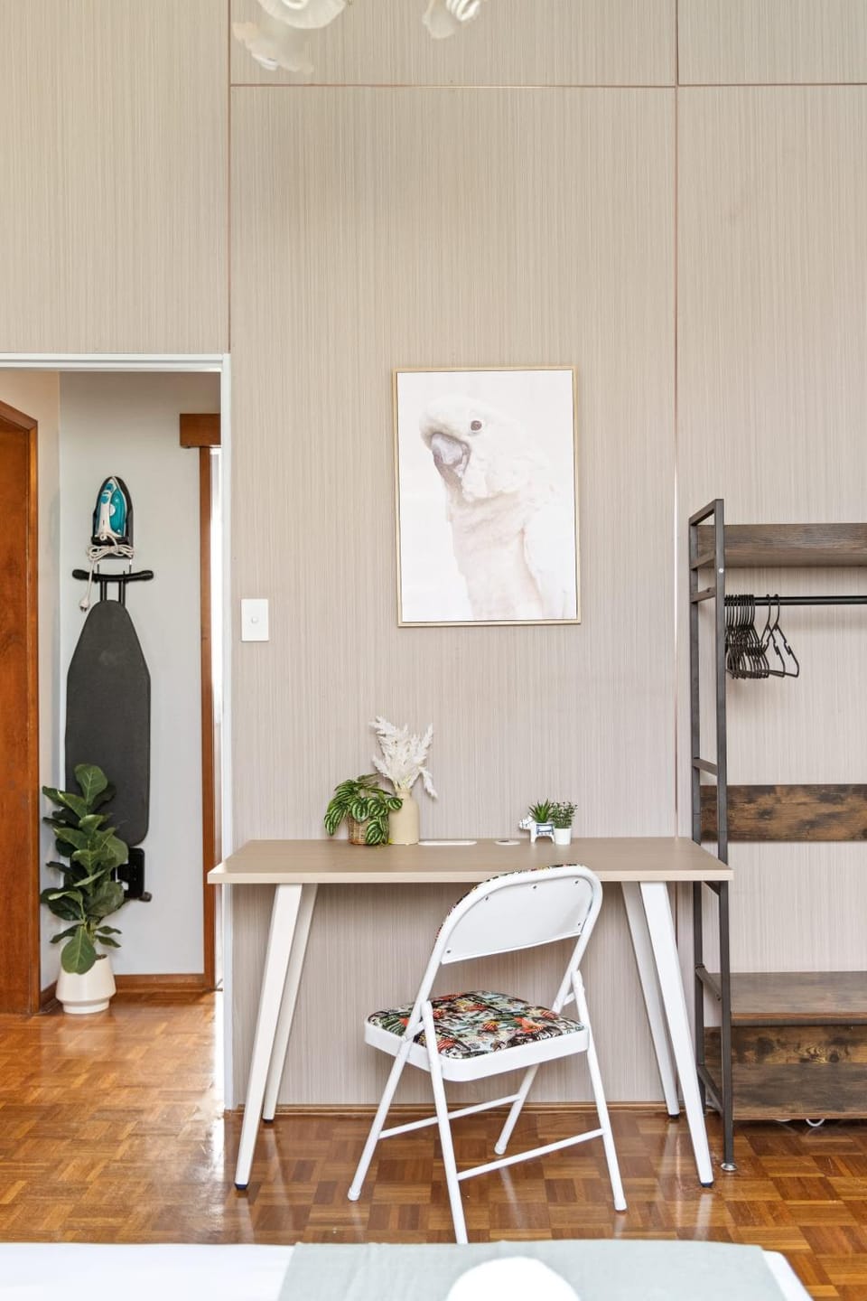 Spacious Ensuite Double Room in Belmore - Near Shops Eateries & More Bed and Breakfast in Sydney