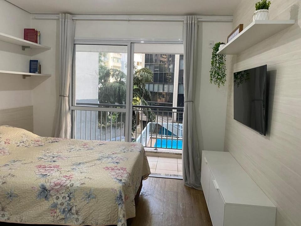 Bed, TV and multimedia, Balcony/Terrace, Bedroom, Pool view, Swimming pool