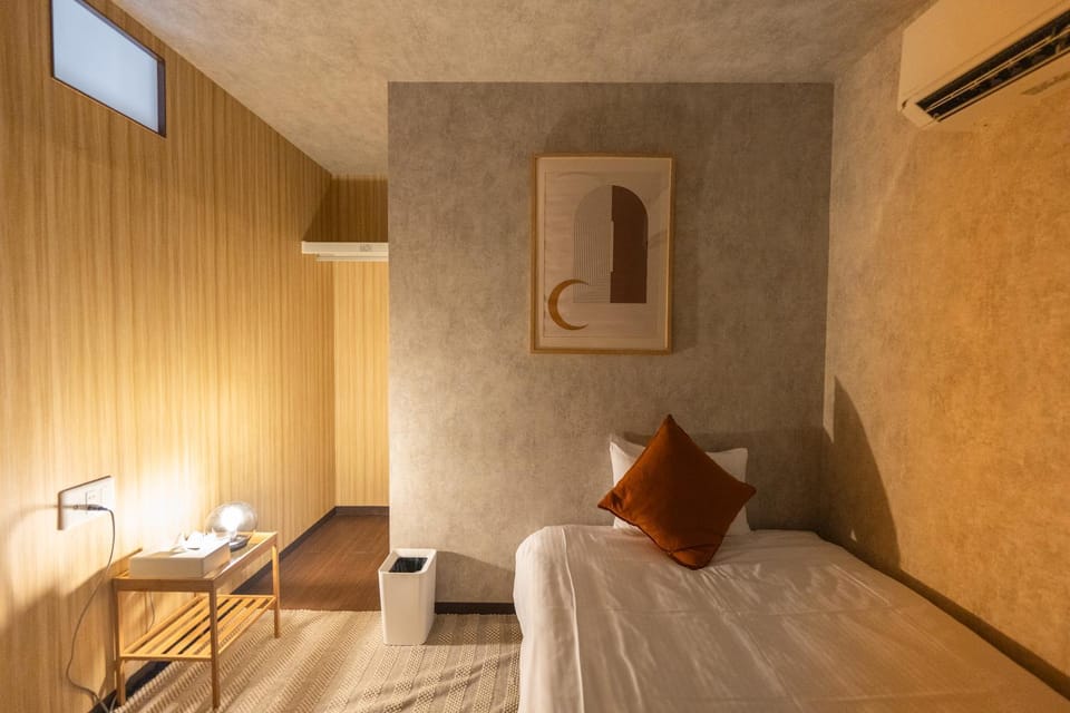 Bed, Photo of the whole room, Bedroom, air conditioner
