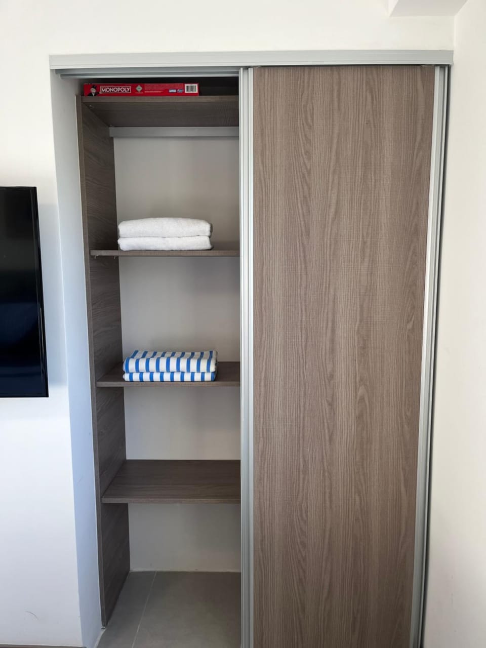Modern Beach Apartment - Walk to Playa Mantas & Beach Club Access Apartment in Puntarenas Province