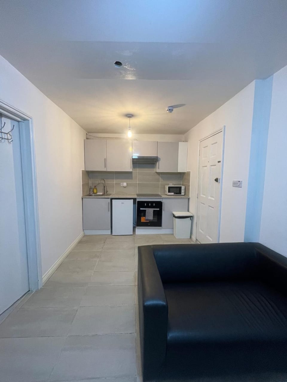 One Bedroom Flat Near Westfield London Apartment in London
