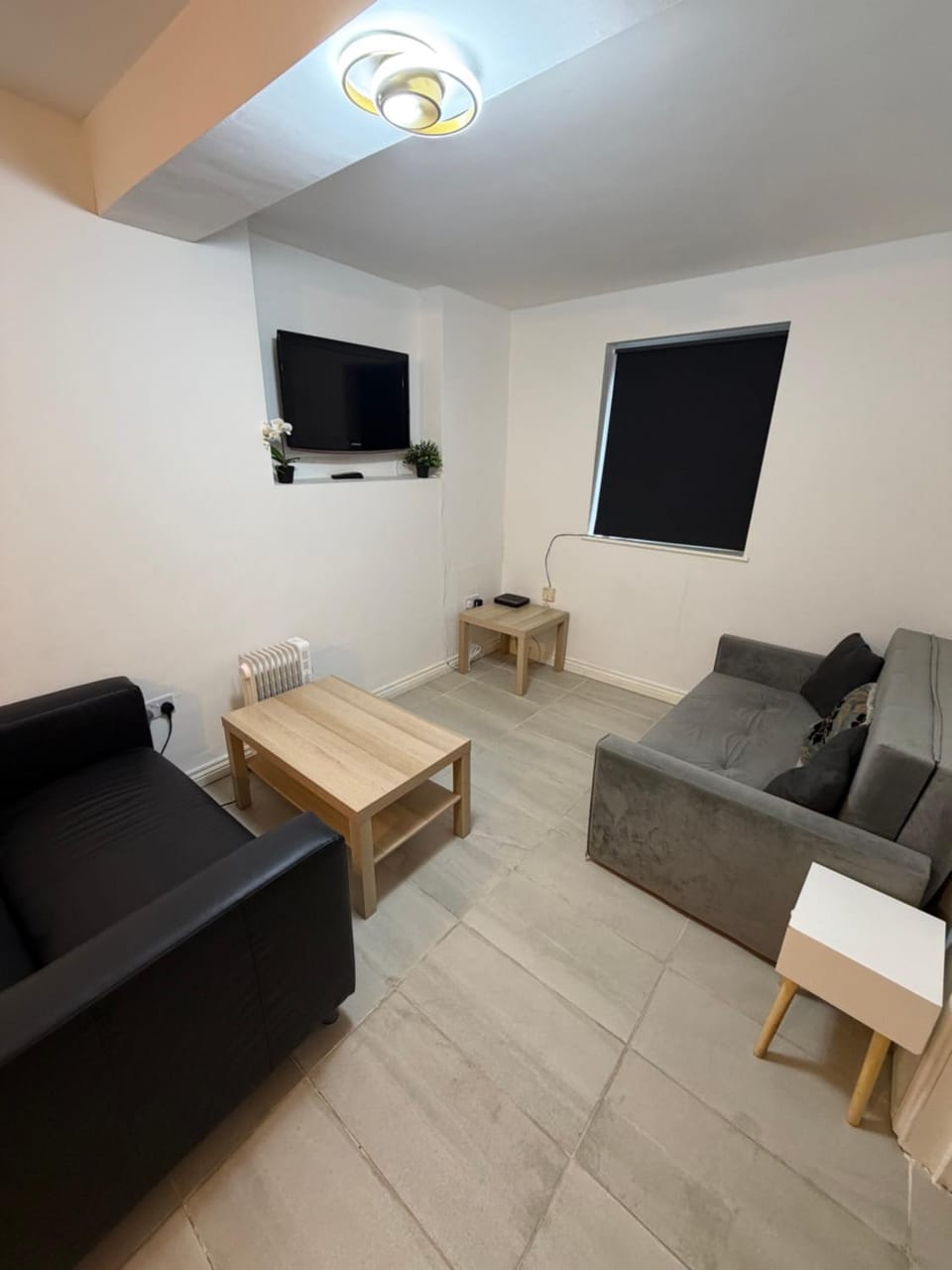 One Bedroom Flat Near Westfield London Apartment in London