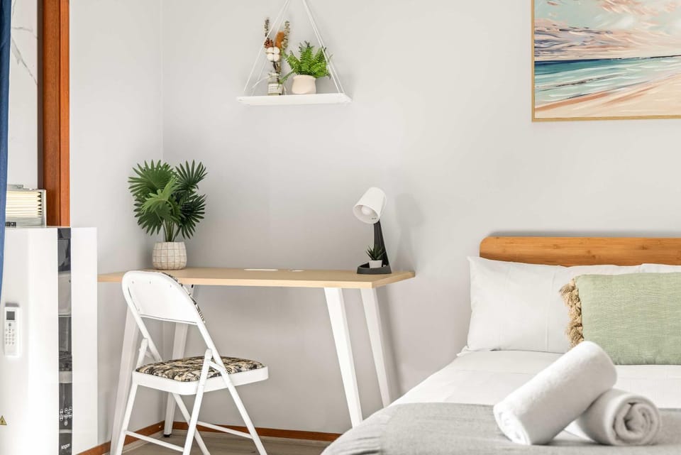 Double Room in Belmore - Ideal Stay with Great Convenience - Shared Bathroom Bed and Breakfast in Sydney