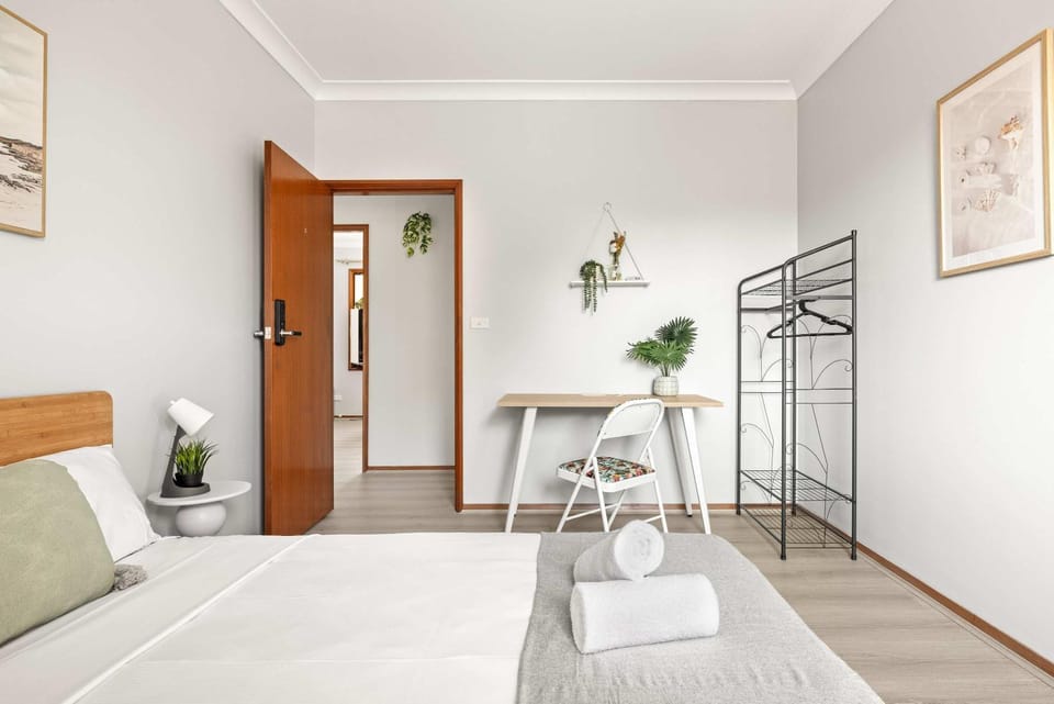 Live in Comfort - Ensuite Double Room in the Heart of Belmore Bed and Breakfast in Sydney